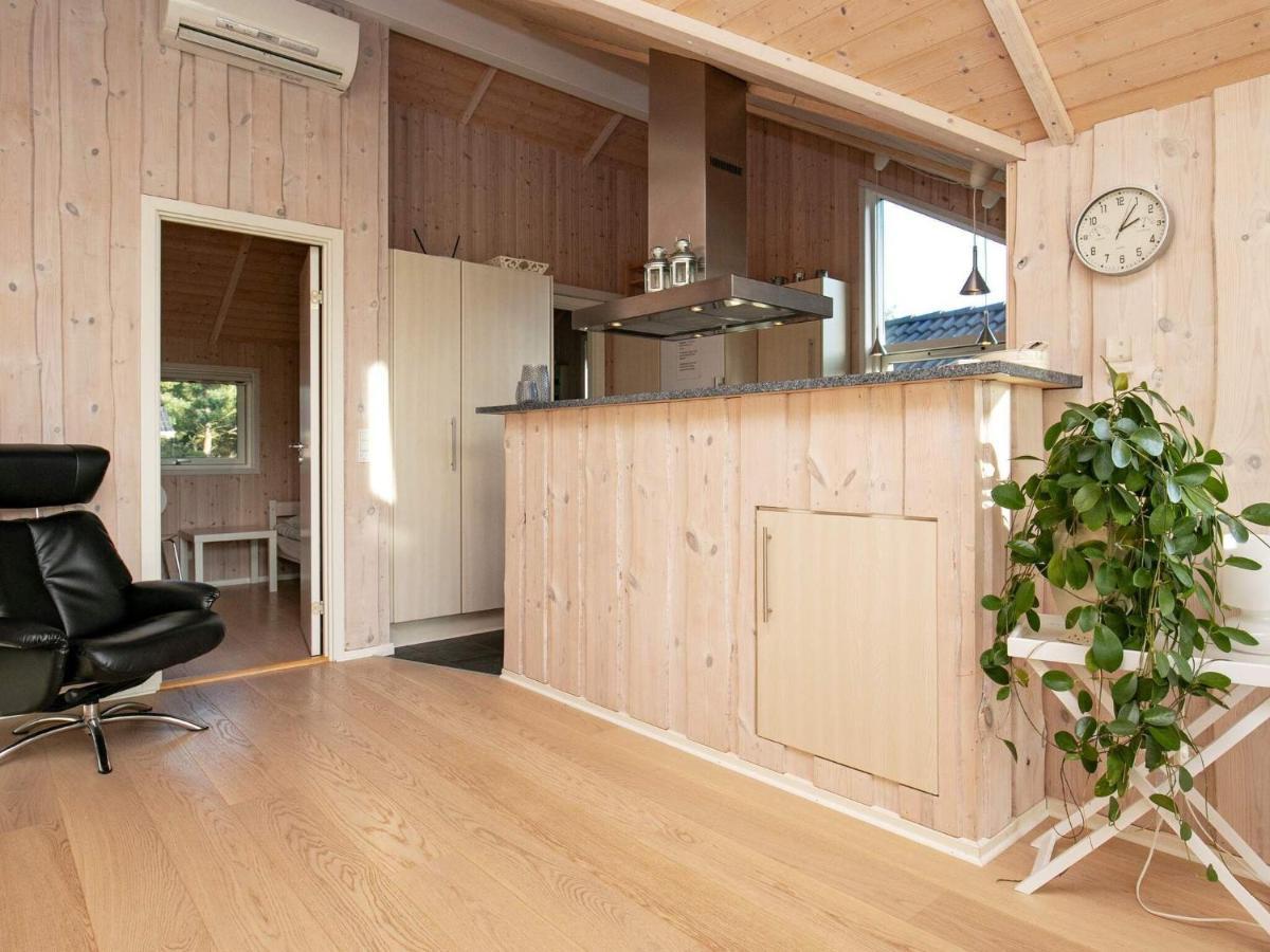 Three-Bedroom Holiday Home In Rodby 38 Kramnitse Esterno foto