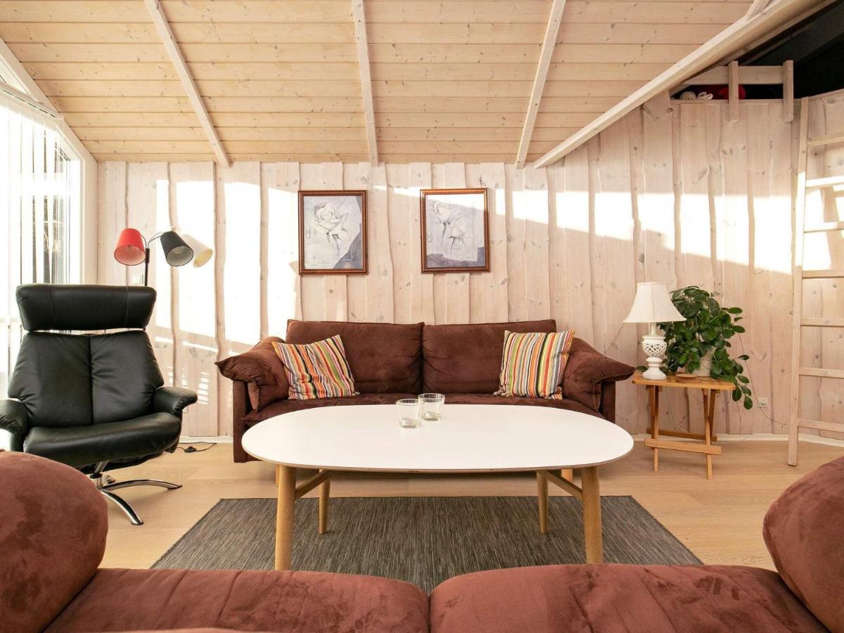 Three-Bedroom Holiday Home In Rodby 38 Kramnitse Esterno foto