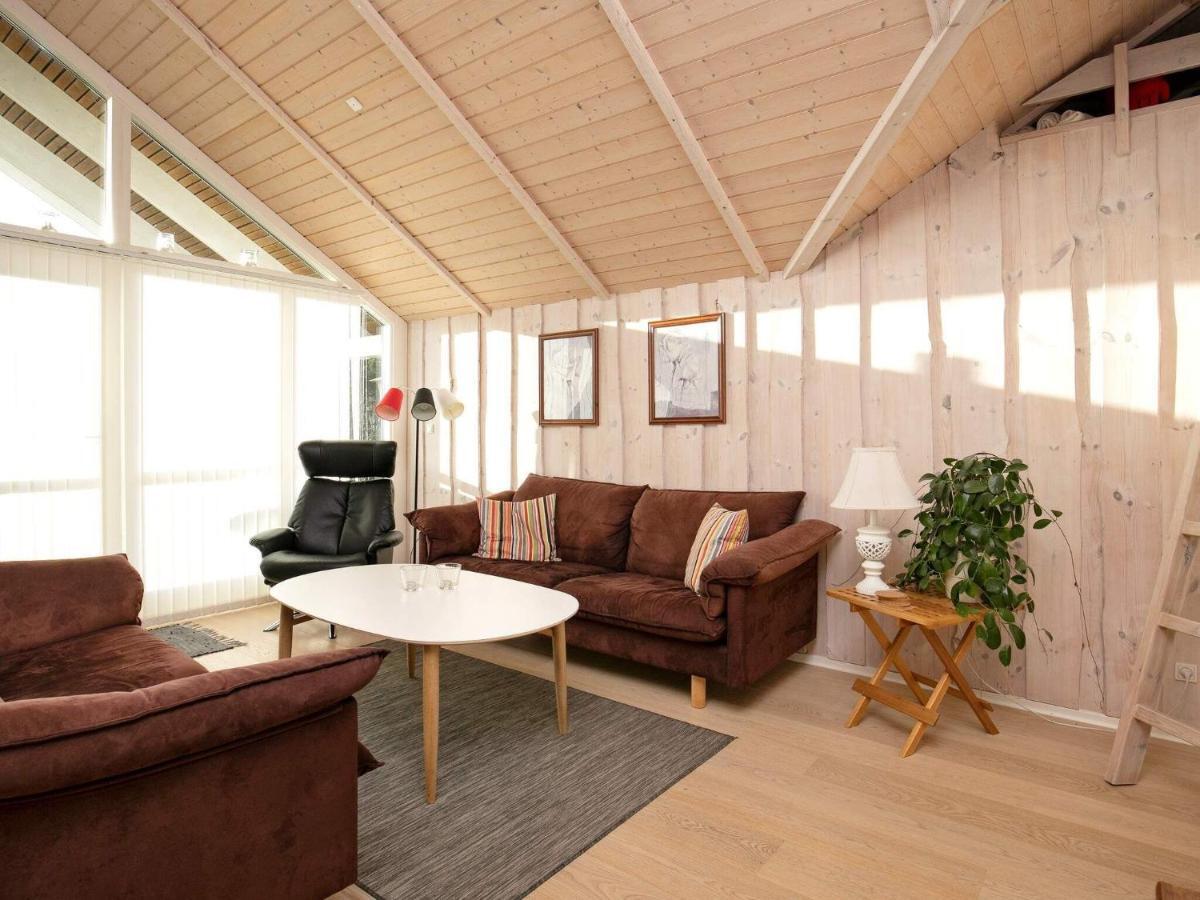 Three-Bedroom Holiday Home In Rodby 38 Kramnitse Esterno foto